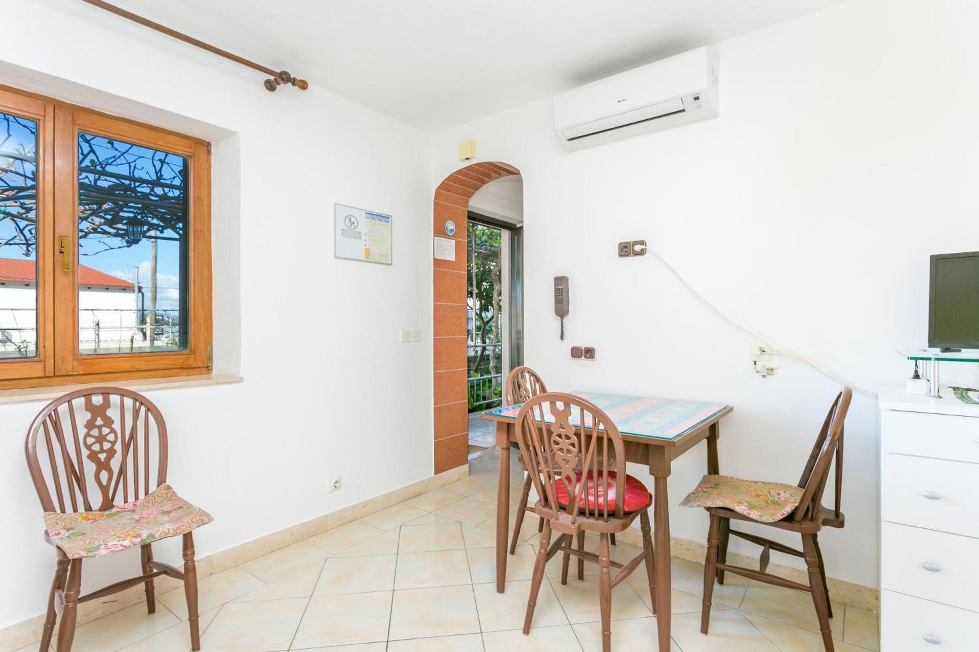 Seaside Apartments With A Swimming Pool Okrug Gornji, Ciovo - 11374 Trogir Extérieur photo