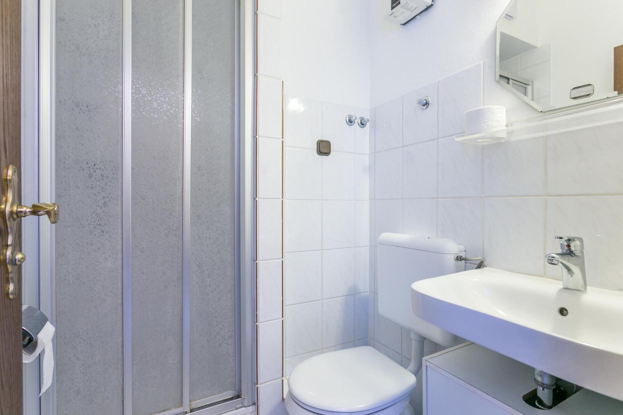 Seaside Apartments With A Swimming Pool Okrug Gornji, Ciovo - 11374 Trogir Extérieur photo