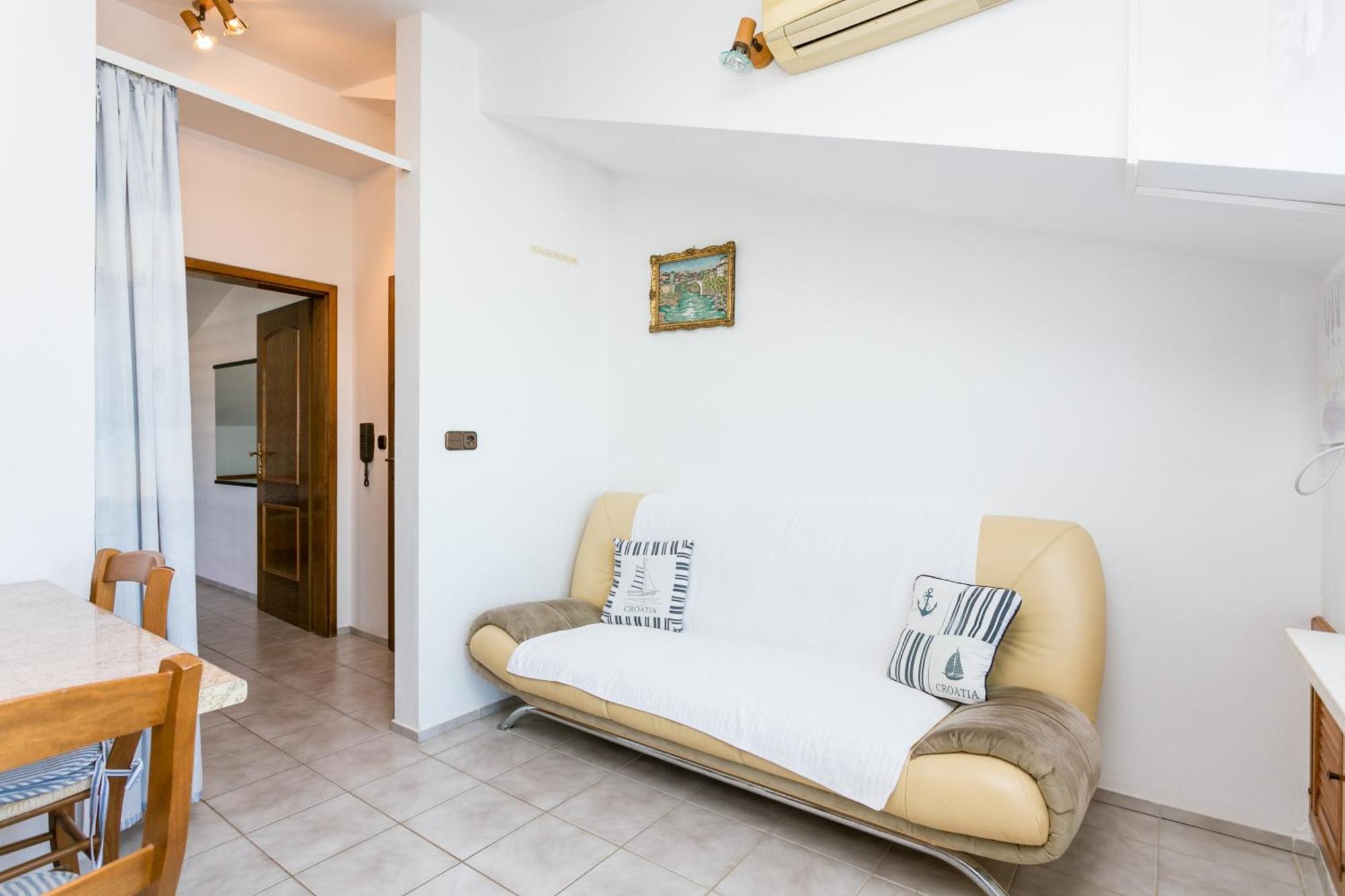 Seaside Apartments With A Swimming Pool Okrug Gornji, Ciovo - 11374 Trogir Chambre photo