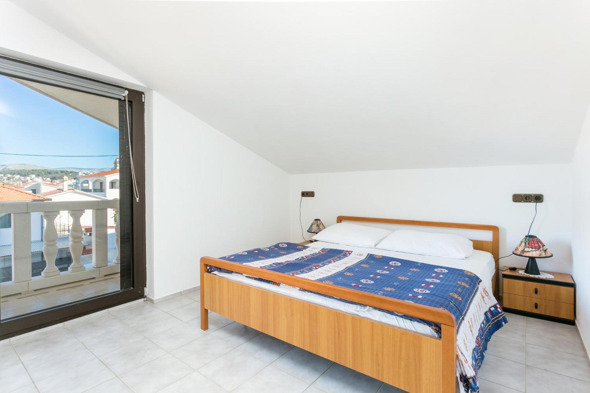 Seaside Apartments With A Swimming Pool Okrug Gornji, Ciovo - 11374 Trogir Extérieur photo