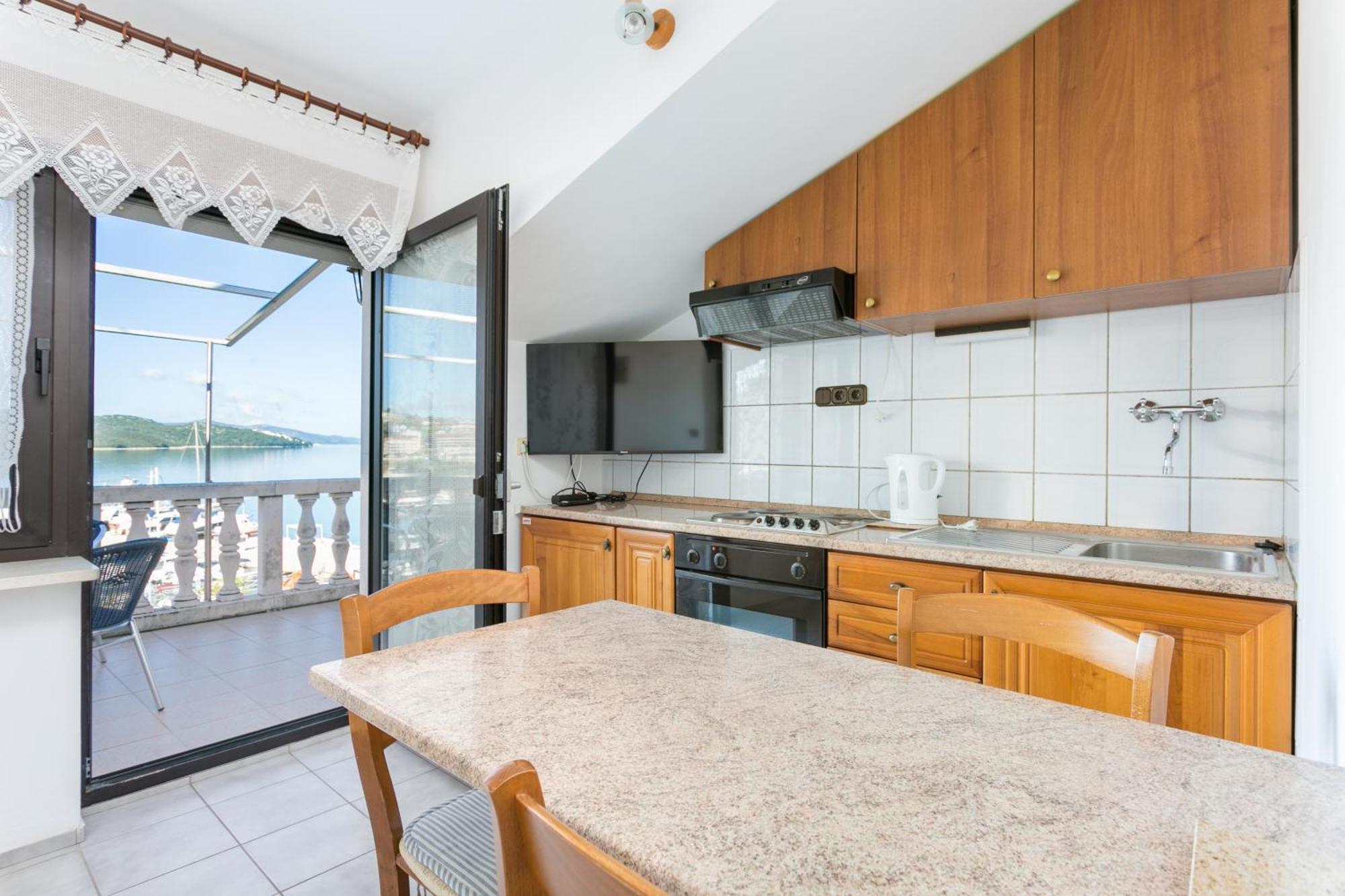 Seaside Apartments With A Swimming Pool Okrug Gornji, Ciovo - 11374 Trogir Extérieur photo