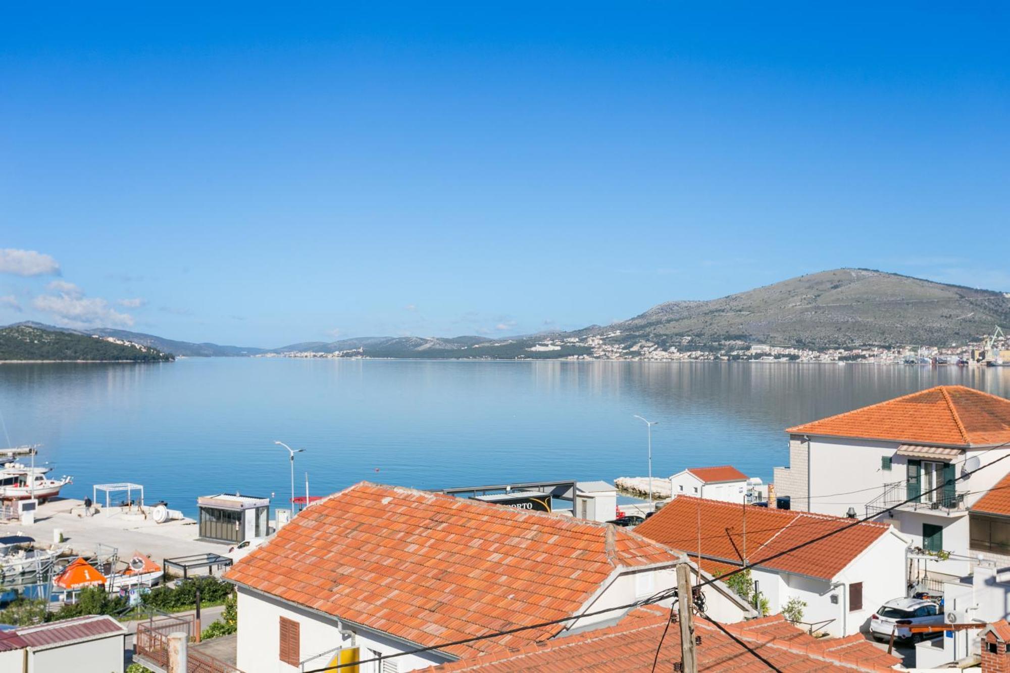 Seaside Apartments With A Swimming Pool Okrug Gornji, Ciovo - 11374 Trogir Extérieur photo