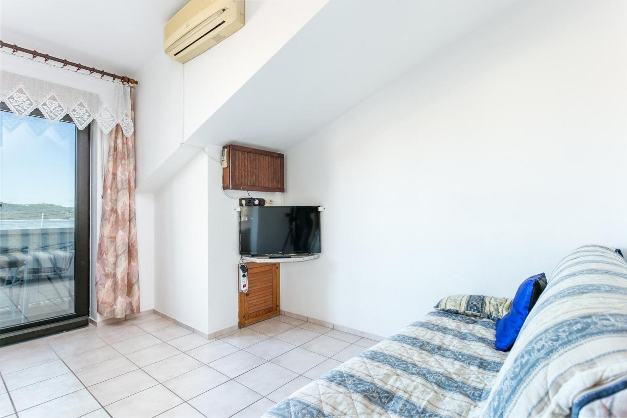 Seaside Apartments With A Swimming Pool Okrug Gornji, Ciovo - 11374 Trogir Extérieur photo