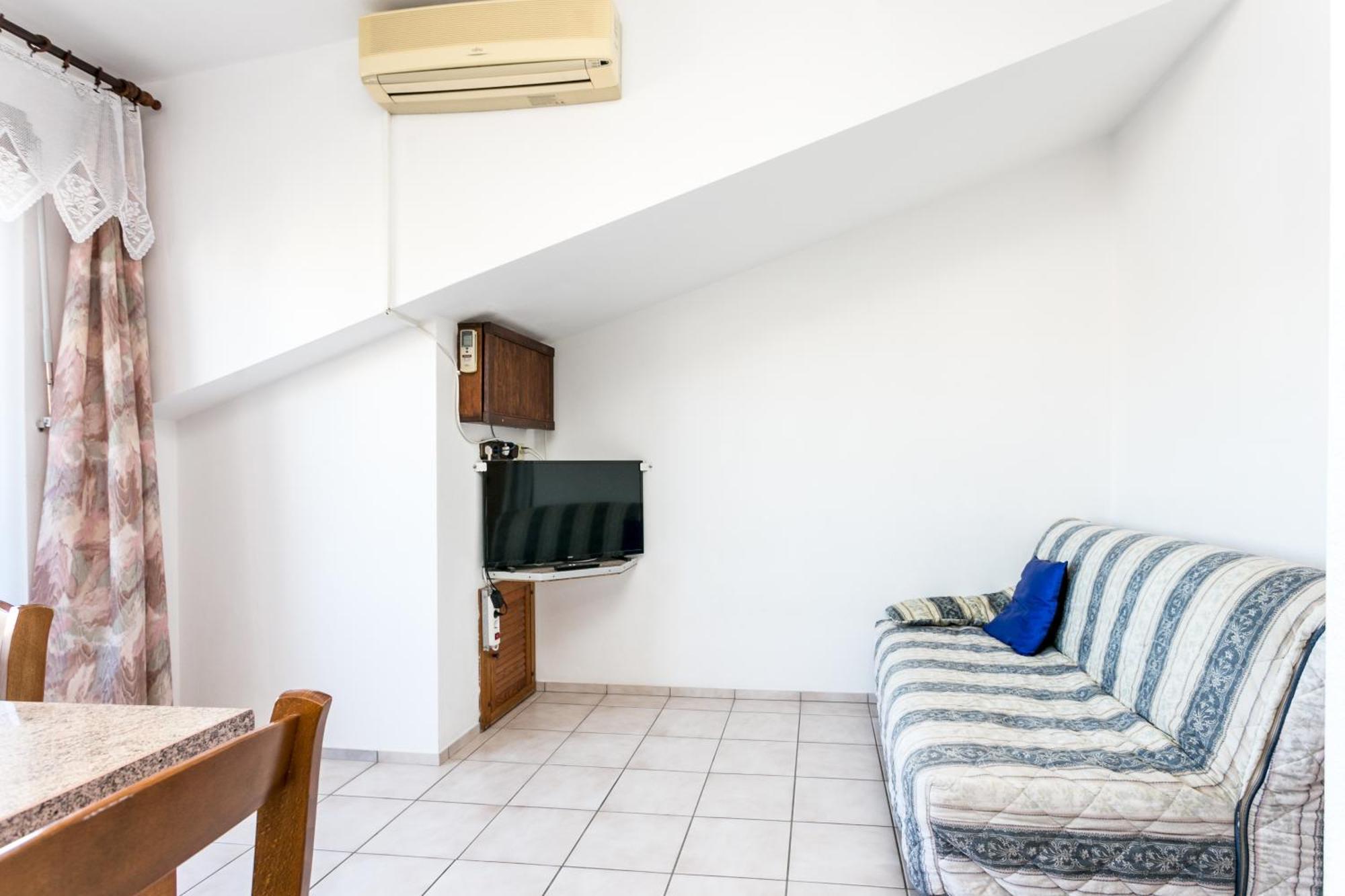 Seaside Apartments With A Swimming Pool Okrug Gornji, Ciovo - 11374 Trogir Chambre photo