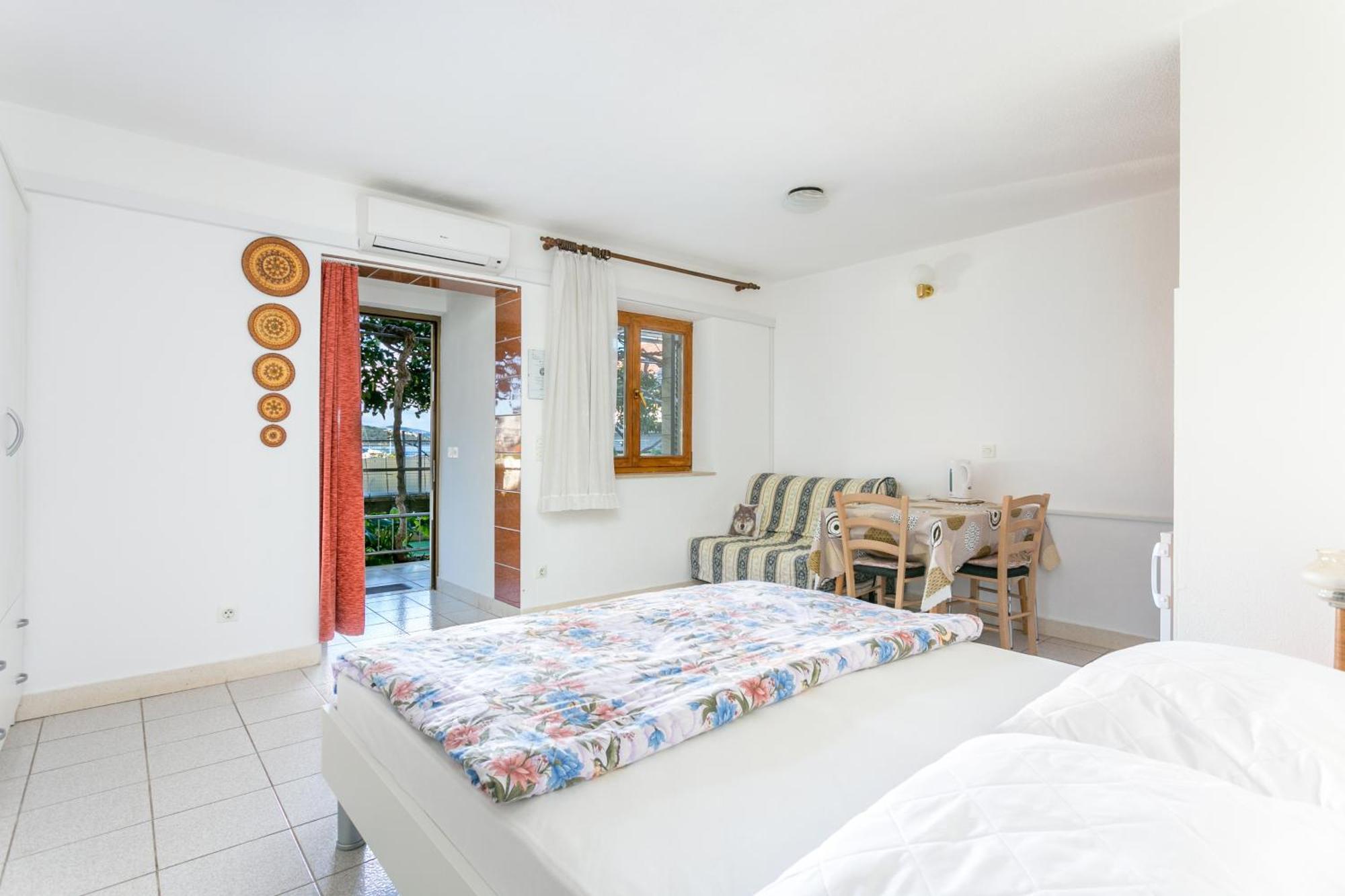 Seaside Apartments With A Swimming Pool Okrug Gornji, Ciovo - 11374 Trogir Chambre photo